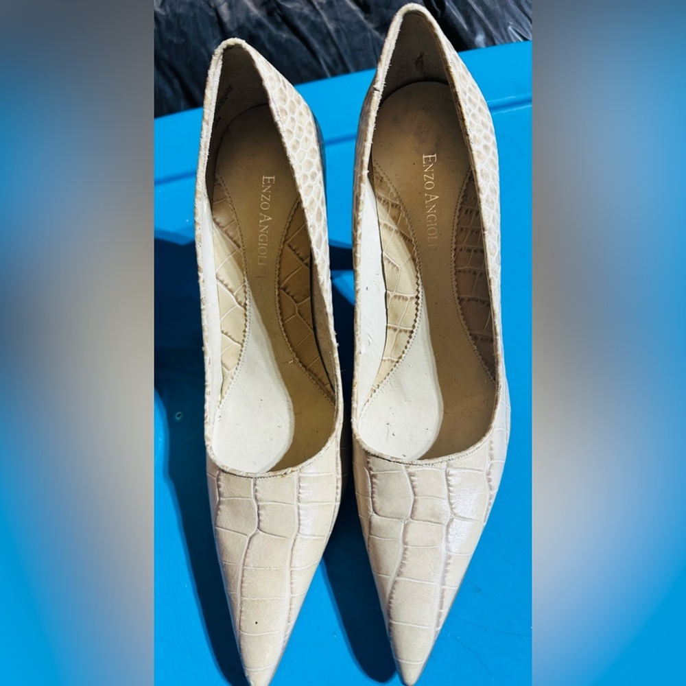 Enzo Angelino Pumps